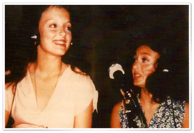 Young Naomi Judd and one of her daughters