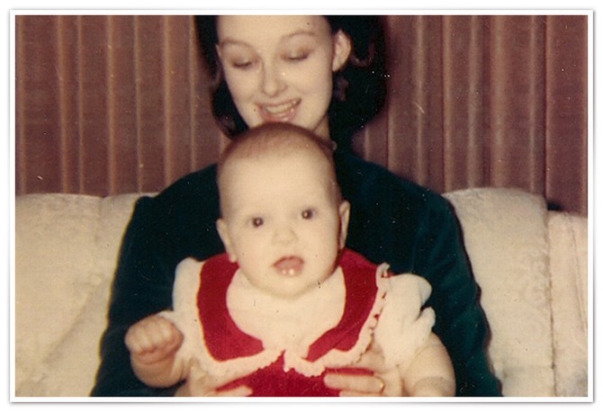 Young Naomi Judd and one of her daughters