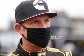 Who is Clint Bowers wife? Is Clint Bowyer still married? Who is Clint Bowyer married too?