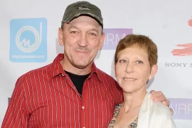 Does Troy Landry have a wife? What does Troy Landry wife do for a living?