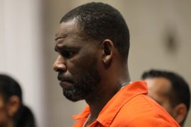 Does R Kelly have biological children? How many children does R Kelly have with his ex-wife?