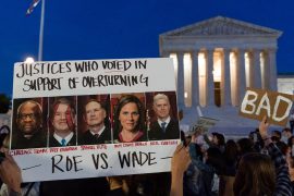 Who dissented in Roe v Wade? Who were the justices in Roe v Wade?
