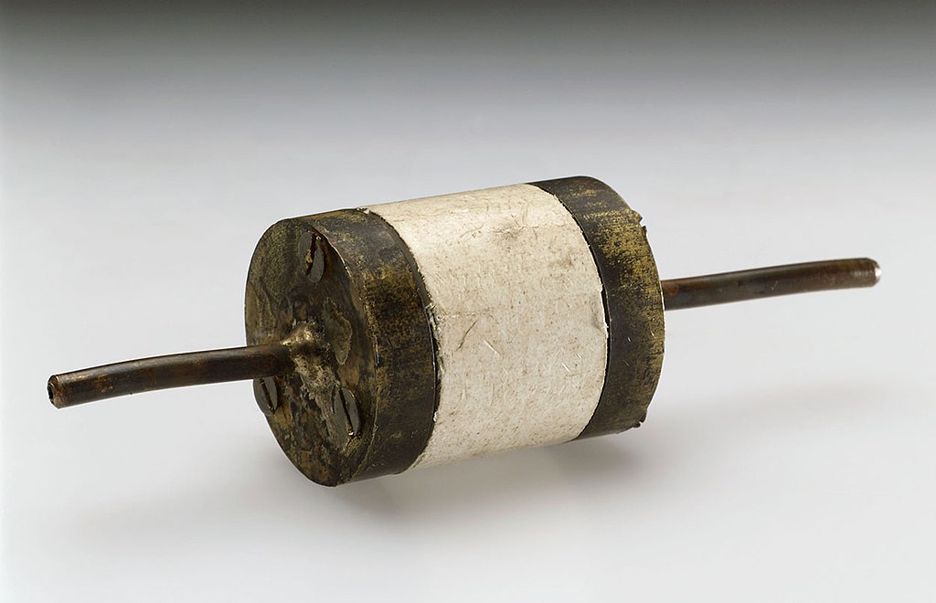 Electron Capture Detector