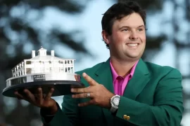 Does Patrick Reed have a new caddy?
