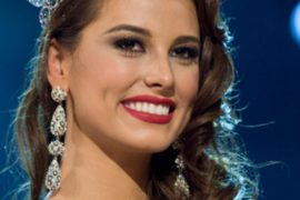 Where does Stefania Fernandez currently live?