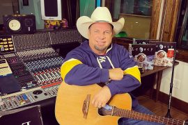 How much did Amazon pay Garth Brooks? Will Garth Brooks ever be on Apple Music?