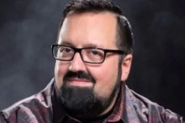 Is Joey DeFrancesco alive? What kind of organ does Joey DeFrancesco play?