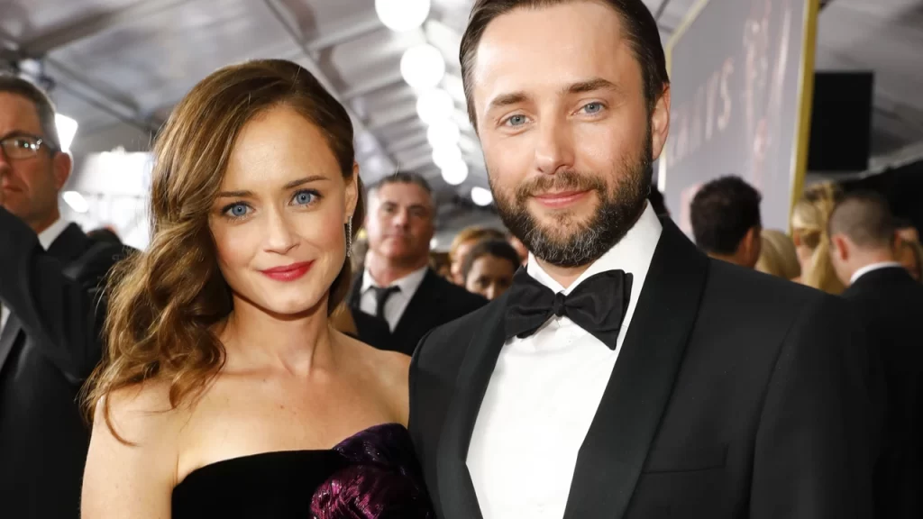 Vincent Kartheiser and Alexis Bledel 