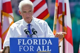 Charlie Crist Age, Height, Parents, Wives, Children
