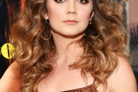 Billie Lourd Movies and Tv Shows, Age, Wedding, Pregnancy, Instagram