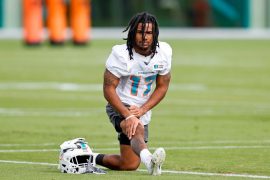Who is better Jaylen Waddle or DeVonta Smith? Why is Jaylen Waddle ahead of DeVonta Smith? Is Jaylen Waddle top receiver?