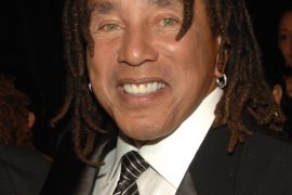 How old is Smokey Robinson and how much is he worth? What is Smokey Robinson’s net income?