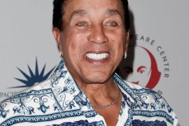 Is Smokey Robinson still married to his wife? How many wives Smokey Robinson had?