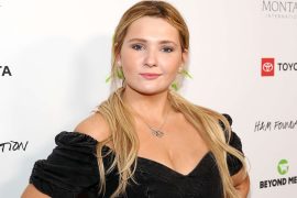 How Old Was Abigail Breslin In Signs? Who Is The Little Orphan Girl In Princess Diaries 2?