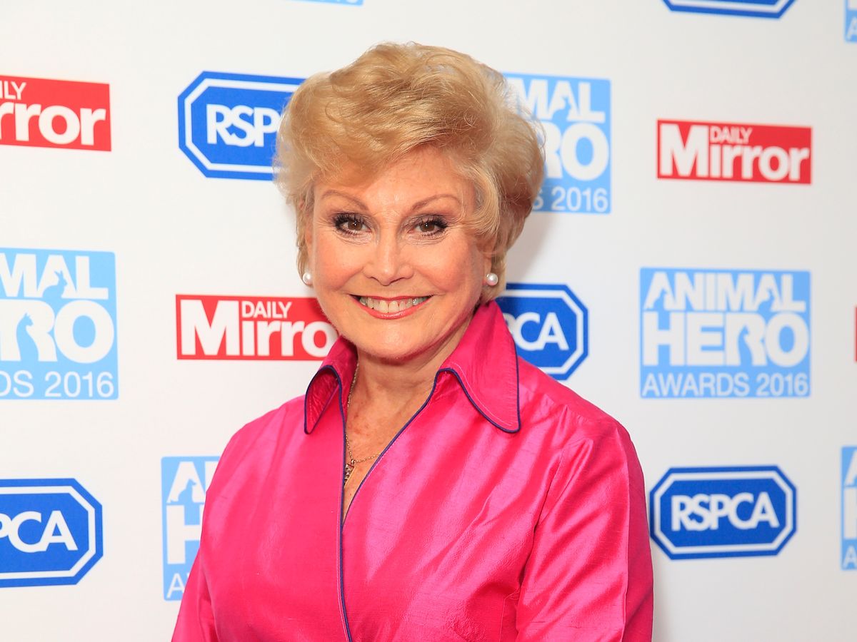 Angela Rippon Parents: Meet Edna Rippon and John Rippon - ABTC