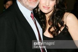 Idina Menzel Parents: Meet Helen Mentzel And Stuart Mentzel