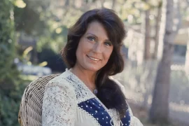 How did Loretta Lynn’s daughter passed away?