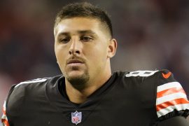 Where is Austin Hooper from? What NFL team is Austin Hooper on?