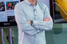 Who Did Chris Moyles Replace On Radio 1?