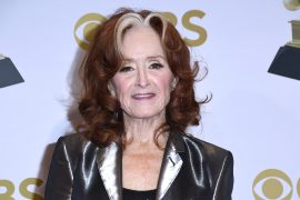 Is Bonnie Raitt alive? What happened to Bonnie Raitt?