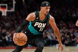 How old is Josh Hart? How tall is Josh Hart?