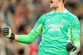 How many Golden Gloves does Courtois have? How many goals does Courtois have?