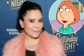Does Alex Borstein still voice Lois?
