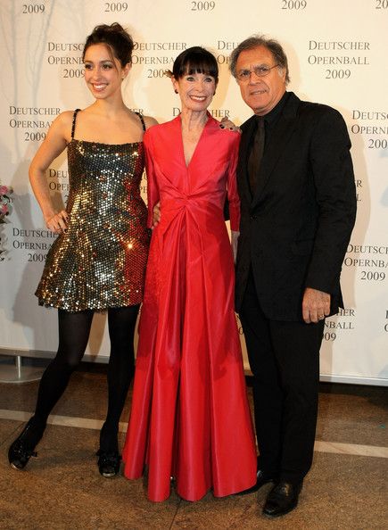Oona Chaplin, Geraldine Chaplin and Patricio Castilla