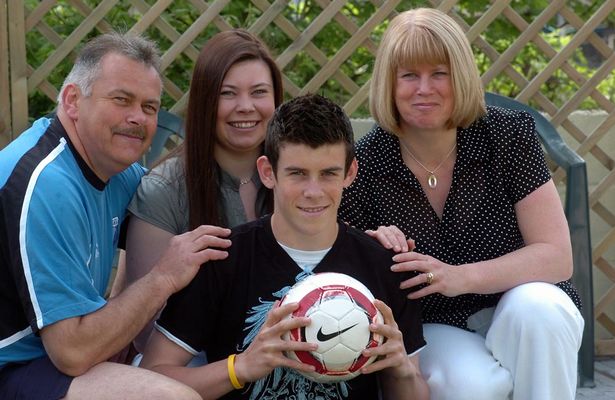 Gareth Bale with his parents and sister