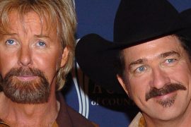 Who passed away from Brooks and Dunn?