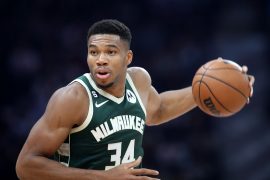 What did Charles Antetokounmpo do for a living? How did Giannis father passed away?
