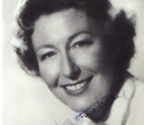 Who was the female singer with Orchestra Leader Billy Cotton?