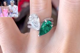 What type of engagement ring does Megan Fox have? How many carats is Megan Fox engagement ring?