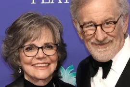 Was Sally Field married to Burt Reynolds? How much older was Burt Reynolds than Sally Fields?
