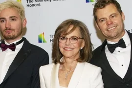 What nationality is Sally Fields? Does Sally Field have biological children?