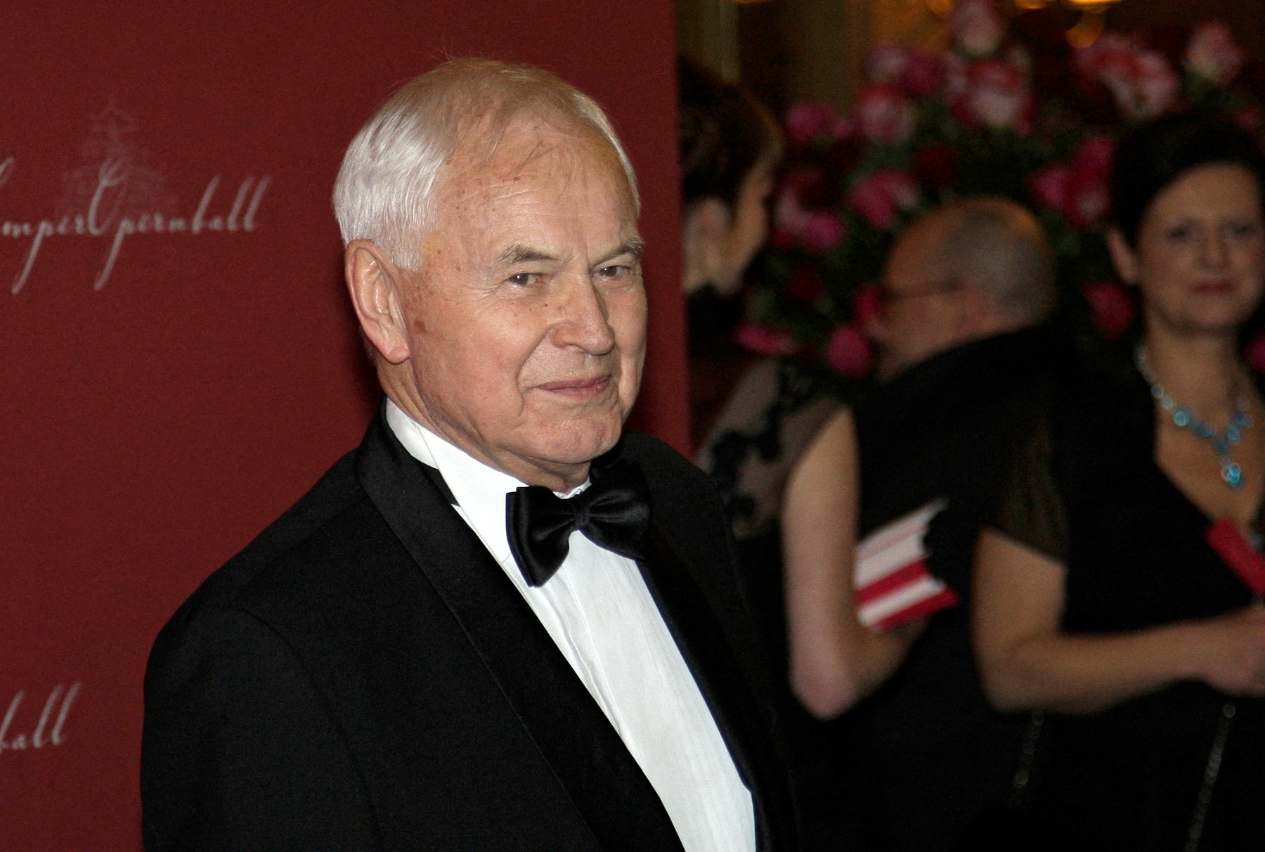 Hans Modrow Wife: Was Hans Modrow Married? - ABTC