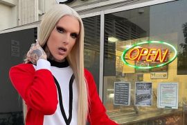 What does Jeffree Star do with his yaks?