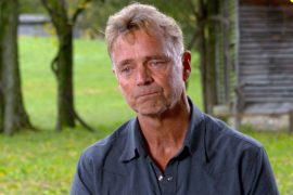 Does John Schneider have a family? Does John Schneider have a son?
