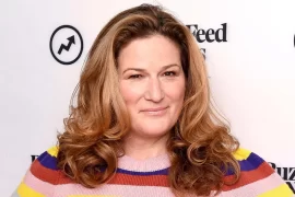 Is Ana Gasteyer Blind In One Eye?