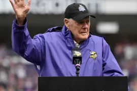 Is Bud Grant a Hall of Famer?