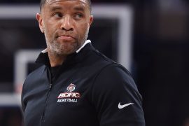 What happened to Damon Stoudamire?