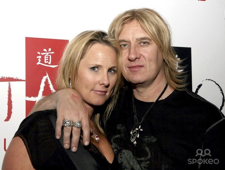Is Joe Elliott Of Def Leppard Married