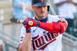 How many home runs does Josh Donaldson have this year? How many career hits does Josh Donaldson have?