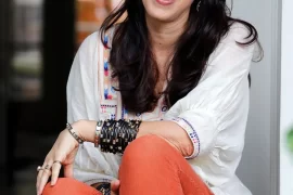 Is that Maggie Wheeler real voice?