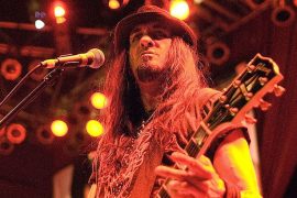 Saliva Band: Who was Wayne Swinny?