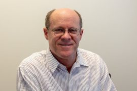 Where was Steve Kirsch born? Where does Steve Kirsch live?