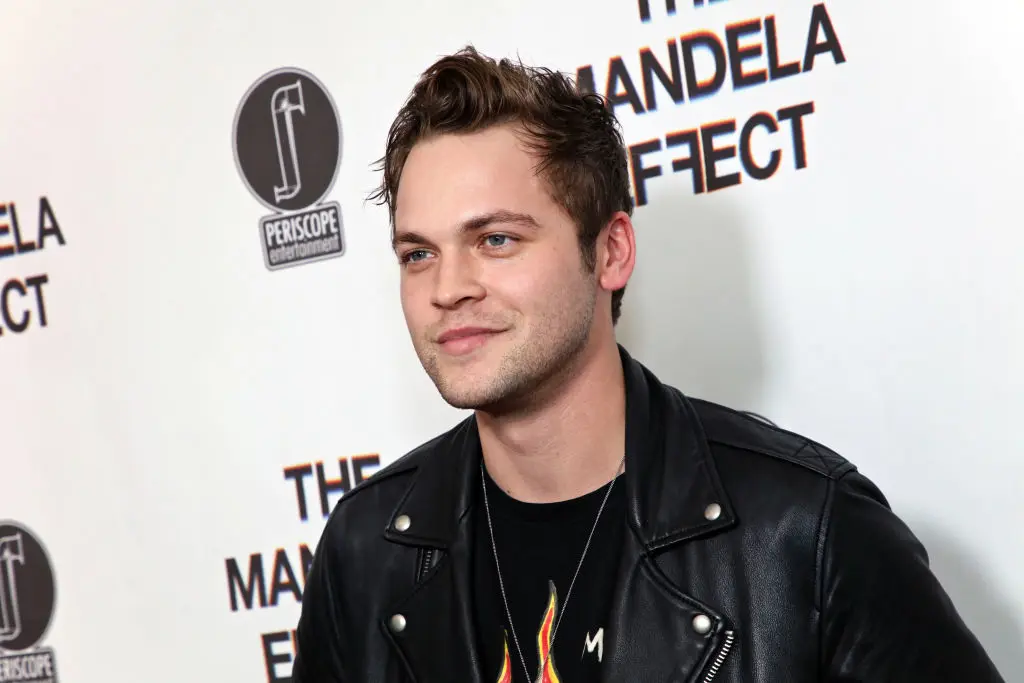 What episodes is Alexander Calvert in Arrow? - ABTC