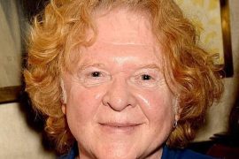 Why are they called Simply Red? How good is Mick Hucknall’s voice?