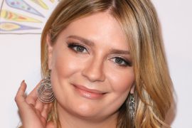 Mischa Barton Net Worth: How rich is Mischa Barton?