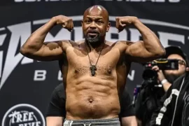 Who won Roy Jones Jr vs Anthony Pettis? Who is faster Roy Jones or Muhammad Ali?